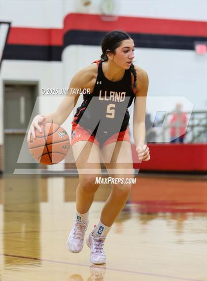 Thumbnail 2 in Llano vs Mineral Wells (AutoWorld Chevrolet GMC Year-End Classic) photogallery.