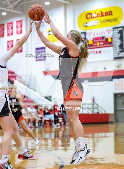 Thumbnail 3 in Llano vs Mineral Wells (AutoWorld Chevrolet GMC Year-End Classic) photogallery.