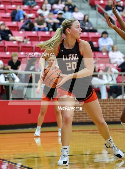 Thumbnail 3 in Llano vs Mineral Wells (AutoWorld Chevrolet GMC Year-End Classic) photogallery.