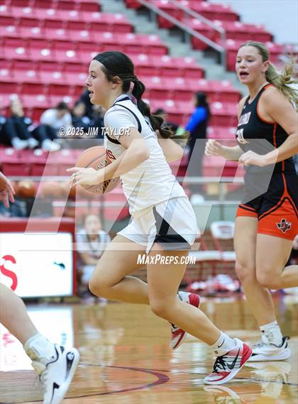 Thumbnail 3 in Llano vs Mineral Wells (AutoWorld Chevrolet GMC Year-End Classic) photogallery.