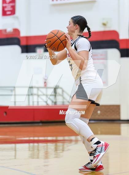 Thumbnail 3 in Llano vs Mineral Wells (AutoWorld Chevrolet GMC Year-End Classic) photogallery.