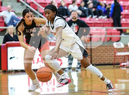 Thumbnail 3 in Llano vs Mineral Wells (AutoWorld Chevrolet GMC Year-End Classic) photogallery.
