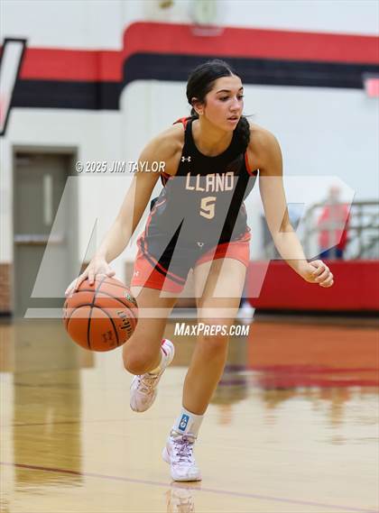 Thumbnail 1 in Llano vs Mineral Wells (AutoWorld Chevrolet GMC Year-End Classic) photogallery.