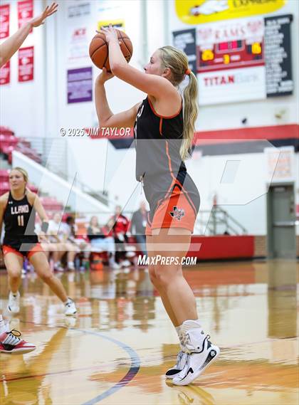Thumbnail 2 in Llano vs Mineral Wells (AutoWorld Chevrolet GMC Year-End Classic) photogallery.
