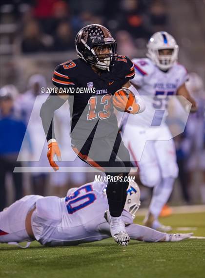 Thumbnail 2 in Central vs Folsom (CIF State 1-AA NorCal Championship) photogallery.