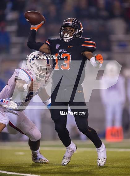 Thumbnail 2 in Central vs Folsom (CIF State 1-AA NorCal Championship) photogallery.