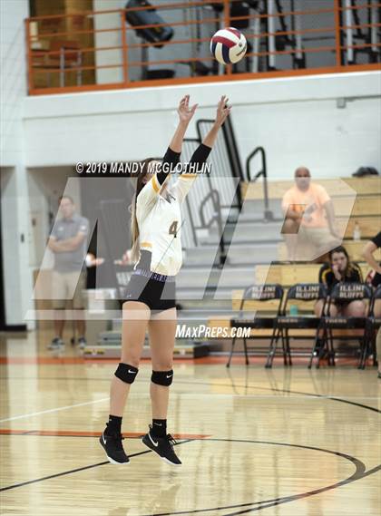 Thumbnail 2 in Illini Central @ Illini Bluffs photogallery.