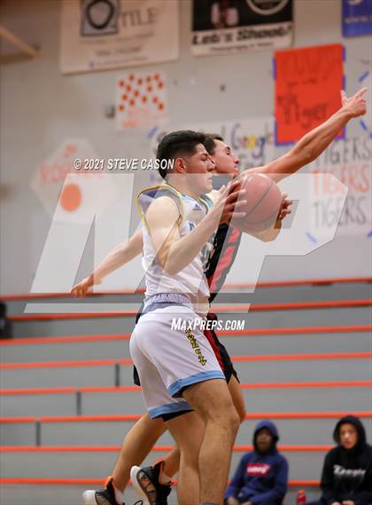 Thumbnail 3 in Bella Vista vs River City (Tiger Classic) photogallery.