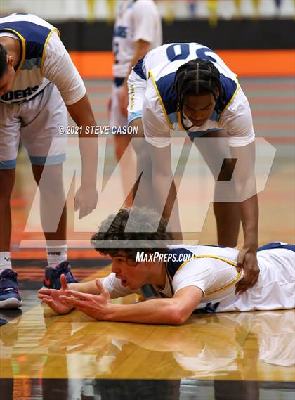 Thumbnail 2 in Bella Vista vs River City (Tiger Classic) photogallery.