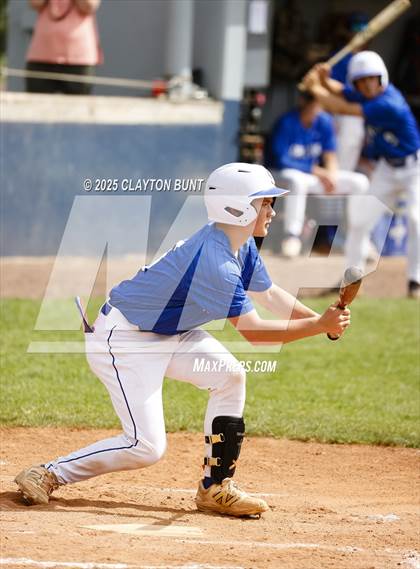 Thumbnail 2 in New Plymouth vs Orofino (IHSAA 3A North Super-Regional Final ) photogallery.