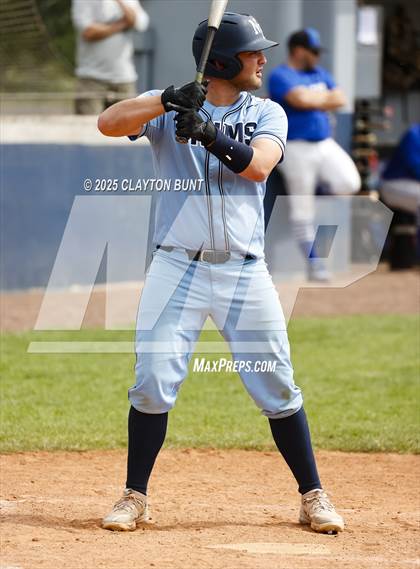 Thumbnail 2 in New Plymouth vs Orofino (IHSAA 3A North Super-Regional Final ) photogallery.