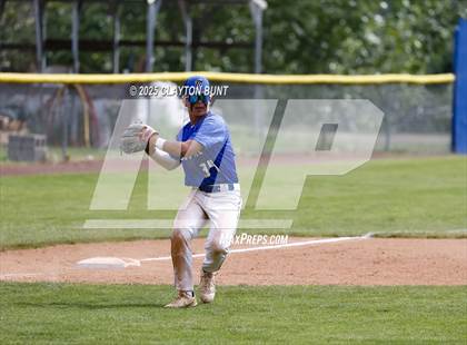 Thumbnail 2 in New Plymouth vs Orofino (IHSAA 3A North Super-Regional Final ) photogallery.