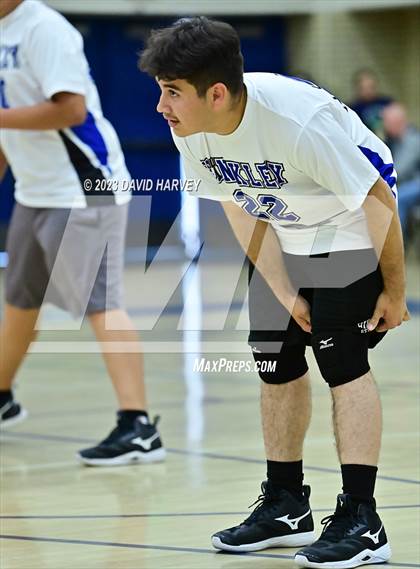 Thumbnail 1 in JV: Hinkley vs Kennedy photogallery.