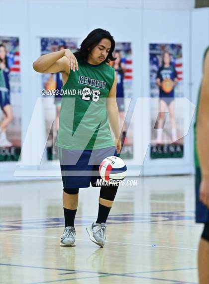 Thumbnail 2 in JV: Hinkley vs Kennedy photogallery.