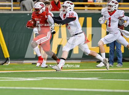 Thumbnail 2 in Rusk vs. Bellville (UIL 5A D1 Area Playoff) photogallery.
