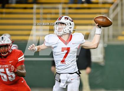 Thumbnail 1 in Rusk vs. Bellville (UIL 5A D1 Area Playoff) photogallery.
