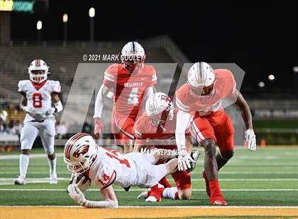 Thumbnail 1 in Rusk vs. Bellville (UIL 5A D1 Area Playoff) photogallery.