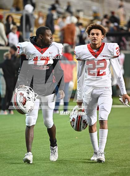 Thumbnail 3 in Rusk vs. Bellville (UIL 5A D1 Area Playoff) photogallery.