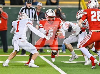 Thumbnail 1 in Rusk vs. Bellville (UIL 5A D1 Area Playoff) photogallery.