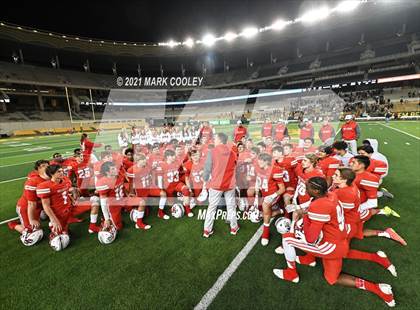 Thumbnail 1 in Rusk vs. Bellville (UIL 5A D1 Area Playoff) photogallery.