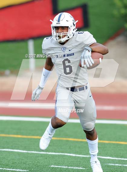 Thumbnail 3 in Dorsey vs. St. John Bosco (Brothers in Arms Classic) photogallery.