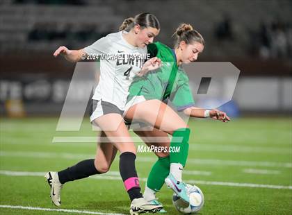 Thumbnail 1 in Curtis vs Woodinville (WIAA 4A Semifinal) photogallery.