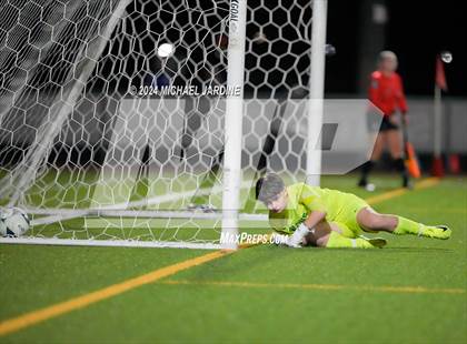 Thumbnail 2 in Curtis vs Woodinville (WIAA 4A Semifinal) photogallery.