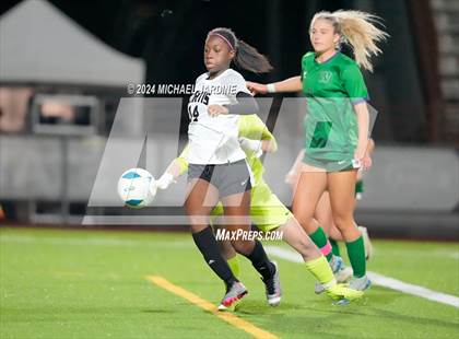 Thumbnail 1 in Curtis vs Woodinville (WIAA 4A Semifinal) photogallery.