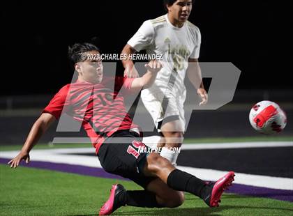 Thumbnail 3 in Waco vs. Lake Creek (UIL 5A Bi-District Playoff) photogallery.