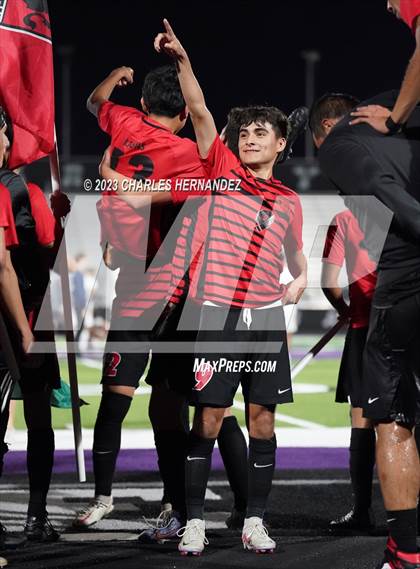 Thumbnail 1 in Waco vs. Lake Creek (UIL 5A Bi-District Playoff) photogallery.