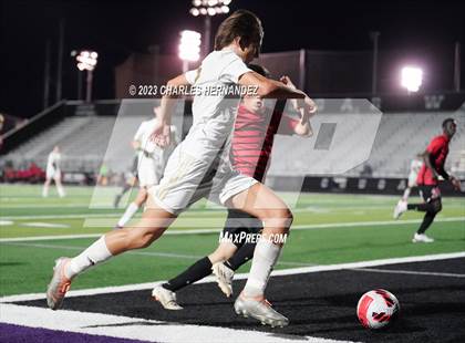 Thumbnail 2 in Waco vs. Lake Creek (UIL 5A Bi-District Playoff) photogallery.