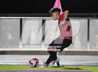 Thumbnail 1 in Waco vs. Lake Creek (UIL 5A Bi-District Playoff) photogallery.