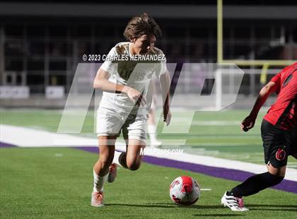 Thumbnail 1 in Waco vs. Lake Creek (UIL 5A Bi-District Playoff) photogallery.