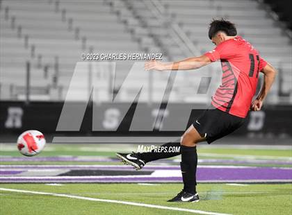 Thumbnail 1 in Waco vs. Lake Creek (UIL 5A Bi-District Playoff) photogallery.