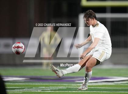 Thumbnail 1 in Waco vs. Lake Creek (UIL 5A Bi-District Playoff) photogallery.
