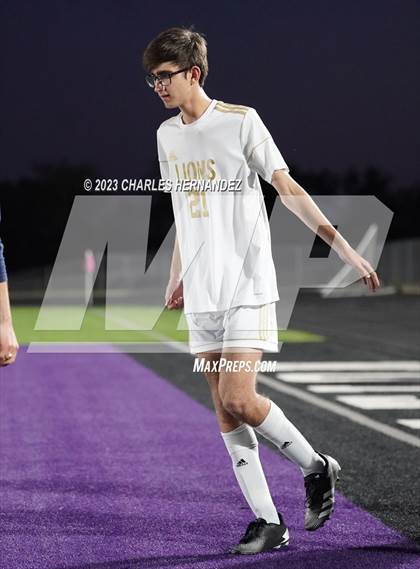Thumbnail 2 in Waco vs. Lake Creek (UIL 5A Bi-District Playoff) photogallery.