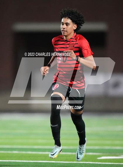 Thumbnail 3 in Waco vs. Lake Creek (UIL 5A Bi-District Playoff) photogallery.