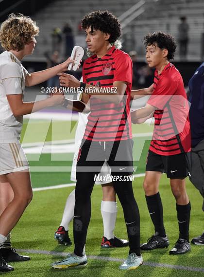 Thumbnail 3 in Waco vs. Lake Creek (UIL 5A Bi-District Playoff) photogallery.