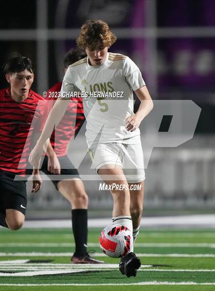 Thumbnail 2 in Waco vs. Lake Creek (UIL 5A Bi-District Playoff) photogallery.