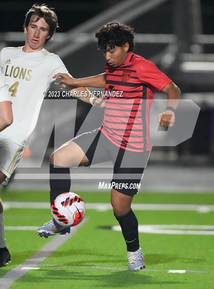 Thumbnail 1 in Waco vs. Lake Creek (UIL 5A Bi-District Playoff) photogallery.