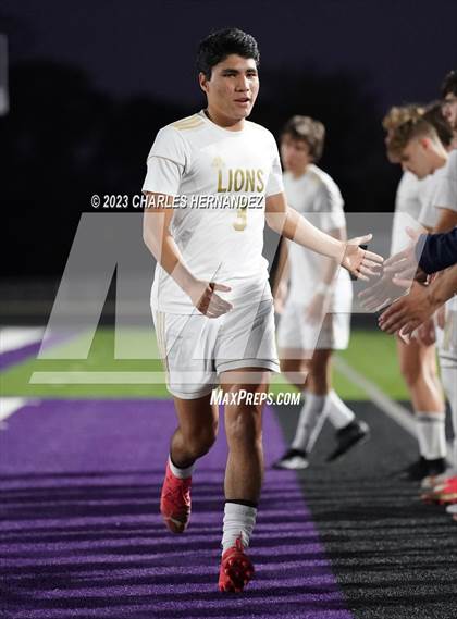Thumbnail 2 in Waco vs. Lake Creek (UIL 5A Bi-District Playoff) photogallery.