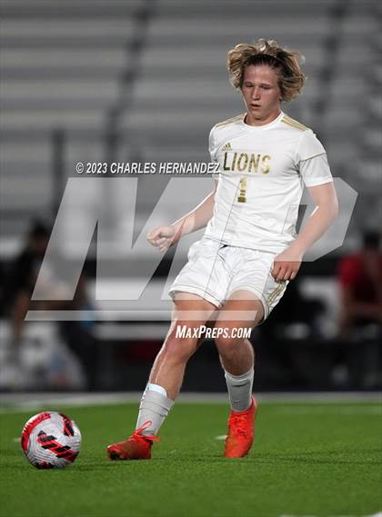 Thumbnail 2 in Waco vs. Lake Creek (UIL 5A Bi-District Playoff) photogallery.