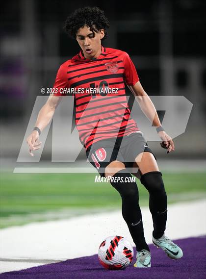 Thumbnail 1 in Waco vs. Lake Creek (UIL 5A Bi-District Playoff) photogallery.
