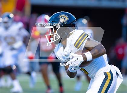 Thumbnail 3 in Carrollton vs Woodward Academy  photogallery.