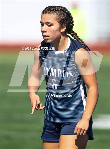 Thumbnail 1 in Camas @ Olympia photogallery.