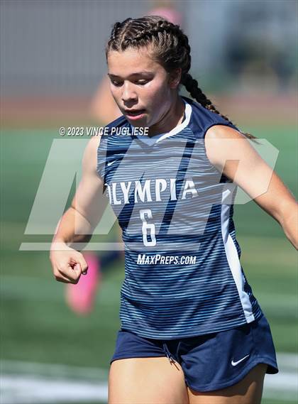 Thumbnail 3 in Camas @ Olympia photogallery.