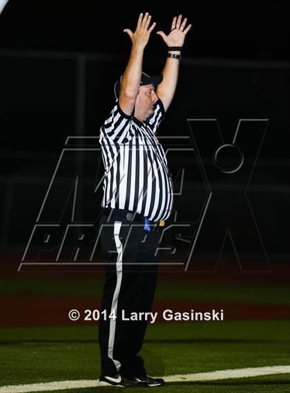 Thumbnail 2 in Mary Star of the Sea vs. Santa Clarita Christian photogallery.