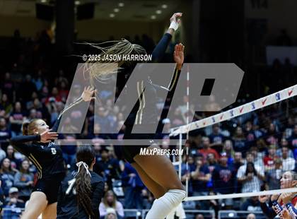 Thumbnail 3 in Wimberly vs. Eagle Mountain (UIL Volleyball 4A D2 Final) photogallery.