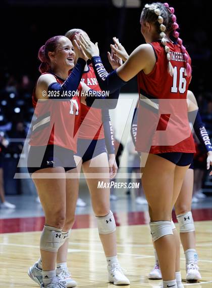 Thumbnail 1 in Wimberly vs. Eagle Mountain (UIL Volleyball 4A D2 Final) photogallery.