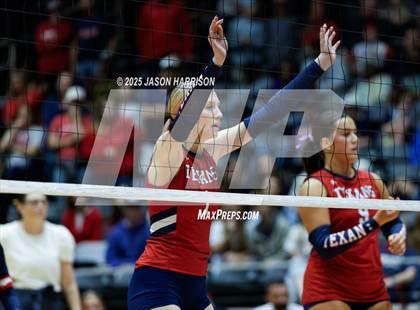 Thumbnail 3 in Wimberly vs. Eagle Mountain (UIL Volleyball 4A D2 Final) photogallery.